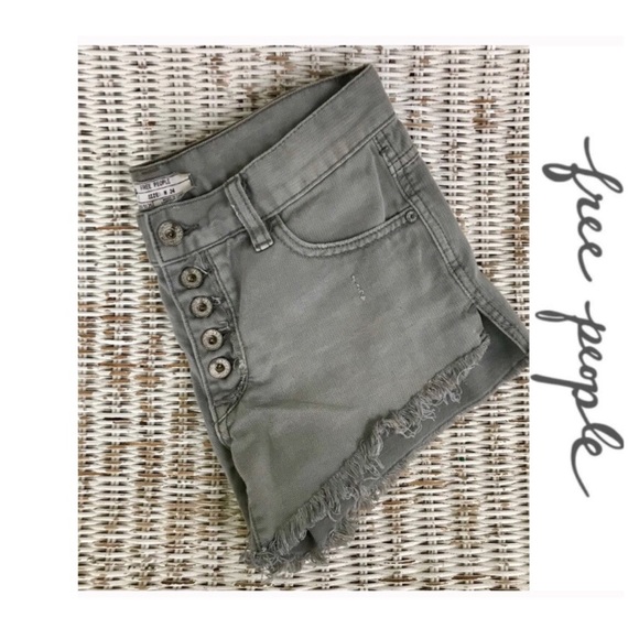 Free People Pants - 🎉HP!🎉{FREE PEOPLE} Runaway Cutoff Shorts in gray